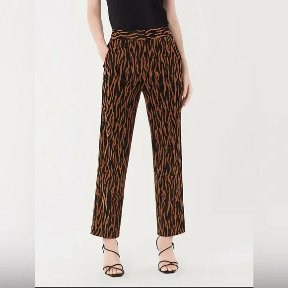Diane von Furstenberg Sienna stretchy jacquard straight leg pants, sz 16 animal - Picture 9 of 10